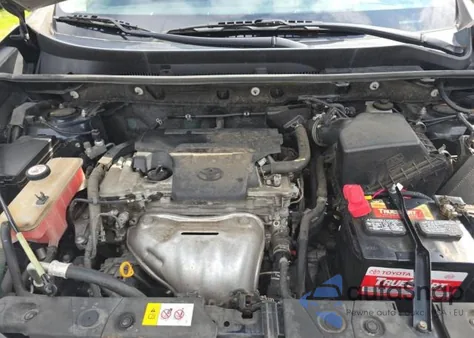 2017 Toyota Rav4 Le z USA, uszkodzony, nr VIN JTMZFREV7HJ117398